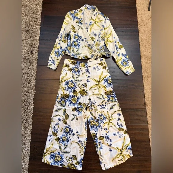 Joie 100% linen resortwear vacation Floral Blouse pant set wide leg cropped - Picture 5 of 10